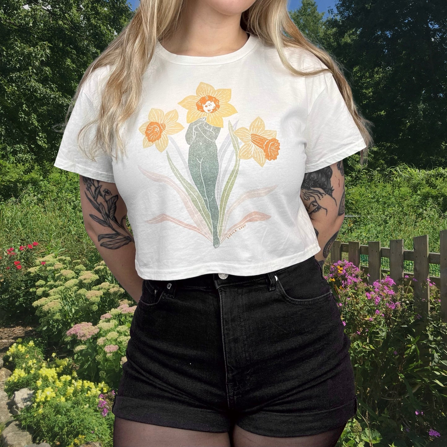 Daffodil Girl Crop & Tee